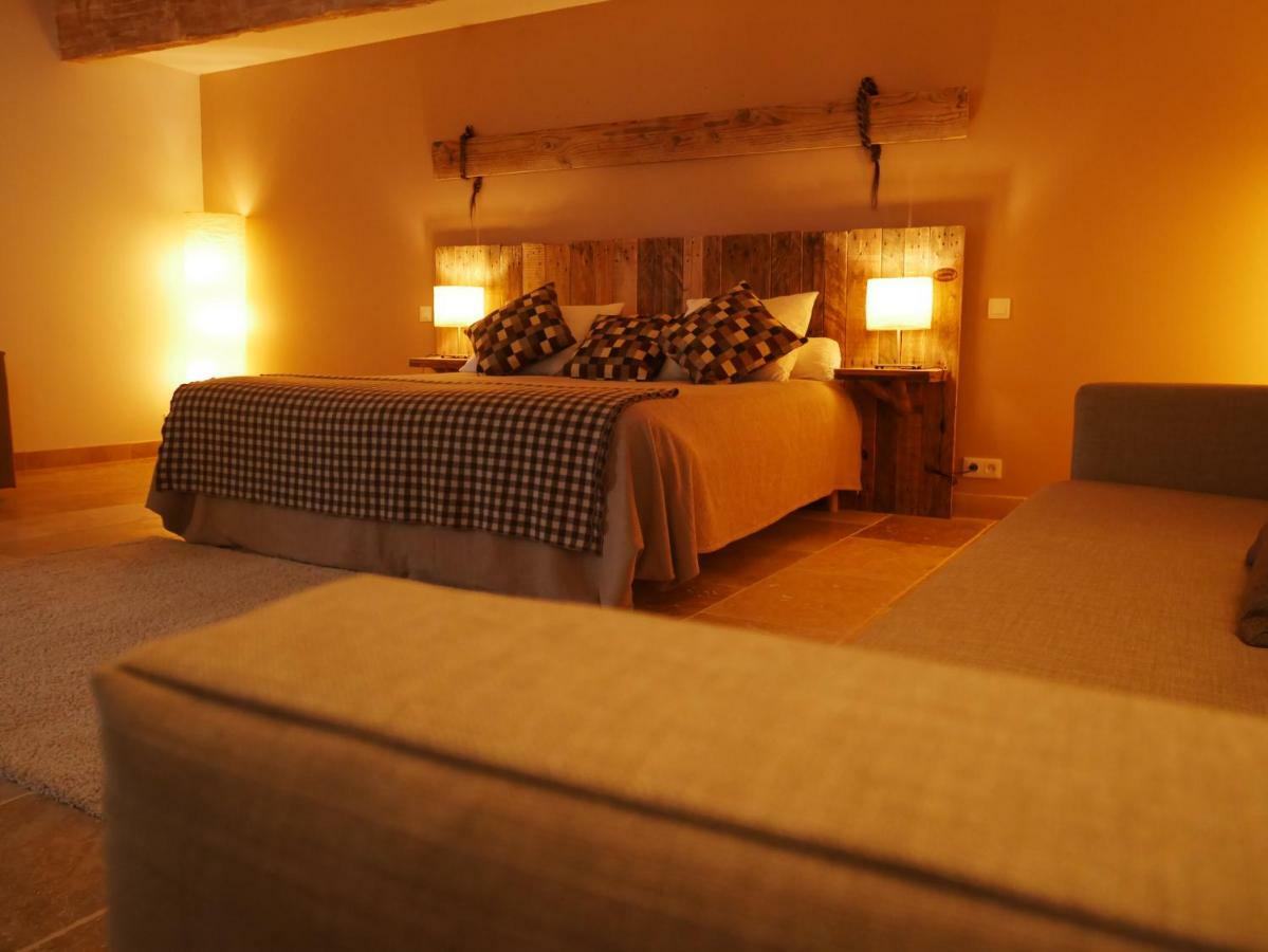 Mas Du Grand Bordes Bed & Breakfast Saint-Laurent-dʼAigouze Exterior foto