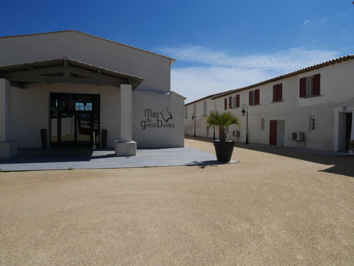 Mas Du Grand Bordes Bed & Breakfast Saint-Laurent-dʼAigouze Exterior foto